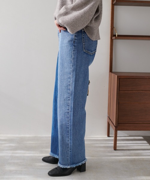 DISCOAT（ディスコート）の「デニム配色ストレートパンツ（デニムパンツ・レディース・ブラック/ブルー・MEDIUM/LARGE）」の12枚目の写真