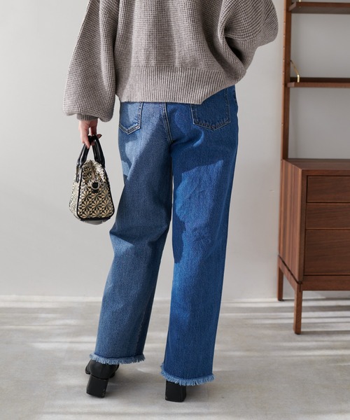 DISCOAT（ディスコート）の「デニム配色ストレートパンツ（デニムパンツ・レディース・ブラック/ブルー・MEDIUM/LARGE）」の22枚目の写真