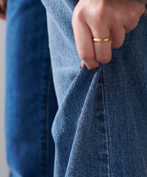 DISCOAT（ディスコート）の「デニム配色ストレートパンツ（デニムパンツ・レディース・ブラック/ブルー・MEDIUM/LARGE）」の18枚目の写真