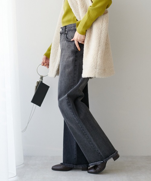 DISCOAT（ディスコート）の「デニム配色ストレートパンツ（デニムパンツ・レディース・ブラック/ブルー・MEDIUM/LARGE）」の20枚目の写真