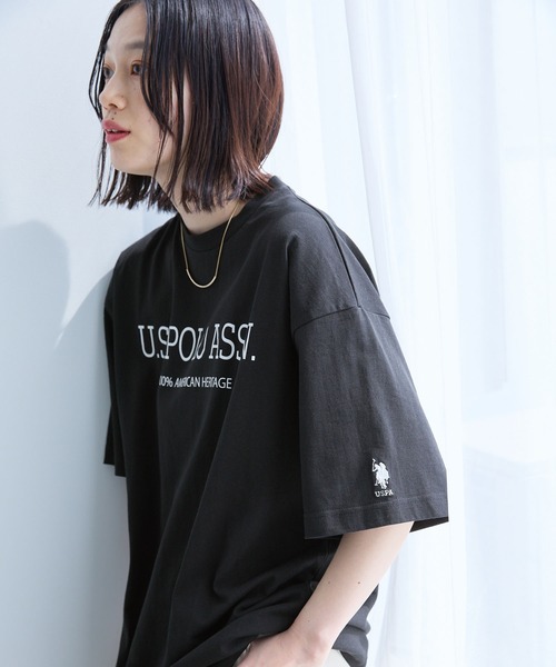U.S. POLO ASSN.(ユーエスポロアッスン)の「U.S. POLO ASSN. /ユーエスポロアッスン 別注オーバーサイズ刺繍入りアソート半袖Tシャツ(Tシャツ/カットソー・レディース・ホワイト系1/ホワイト系2/ブラック系2/グレー系1/グレー系3/アイボリー系1/アイボリー系2/アイボリー系3/グリーン系3/ネイビー系1/ネイビー系2/ネイビー系3/ワイン系/ホワイト系3/ブラック系3/ホワイト系4/グレー系4/ネイビー系4・FREE)」の6枚目の写真