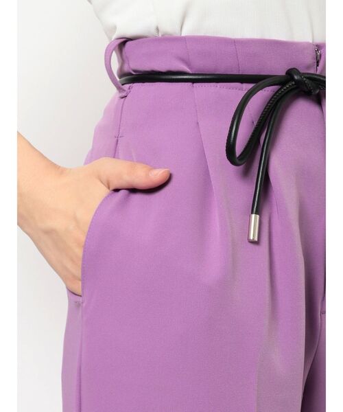 EVRIS（エヴリス）の「コードベルトルーズテーパードパンツ（その他パンツ・レディース・パープル/ブラック/アイボリー・SMALL/MEDIUM）」の4枚目の写真