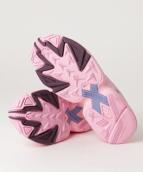 adidas(アディダス)の「ADIDAS FALCON W(スニーカー・レディース・ピンク・23.0cm)」の3枚目の写真