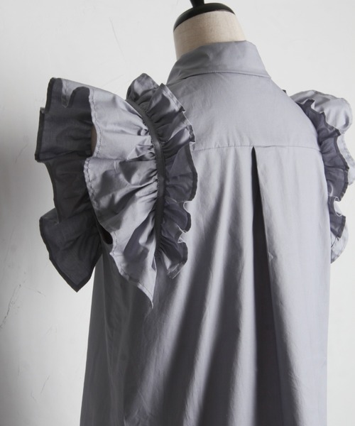 tocco closet（トッコ　クローゼット）の「肩ギャザーフリル付きノースリーブコットンブラウス（シャツ/ブラウス・レディース・ブラック/オフホワイト/ブルー/チェック/ピンク・M/FREE）」の13枚目の写真