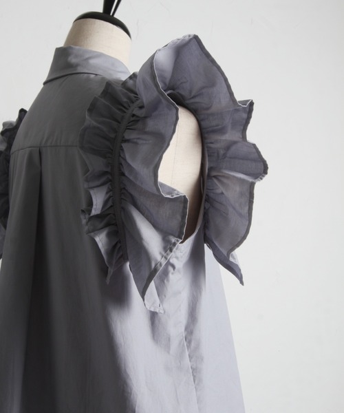 tocco closet（トッコ　クローゼット）の「肩ギャザーフリル付きノースリーブコットンブラウス（シャツ/ブラウス・レディース・ブラック/オフホワイト/ブルー/チェック/ピンク・M/FREE）」の18枚目の写真