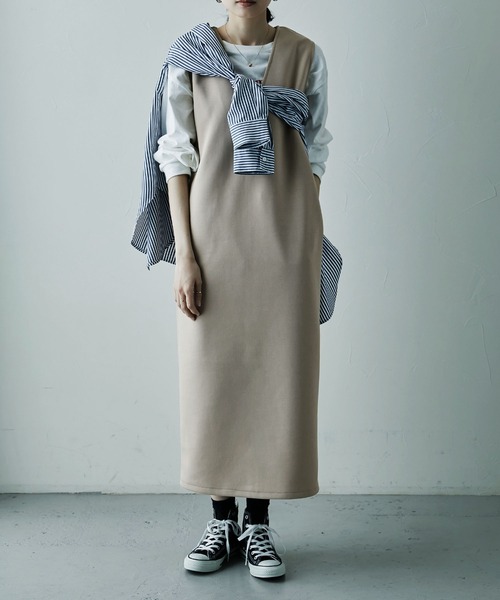 etoll.（エトル）の「Vネック ポンチ ロングワンピース（ワンピース・レディース・ブラック/グレイッシュベージュ/アイボリー/モカ・M）」の4枚目の写真