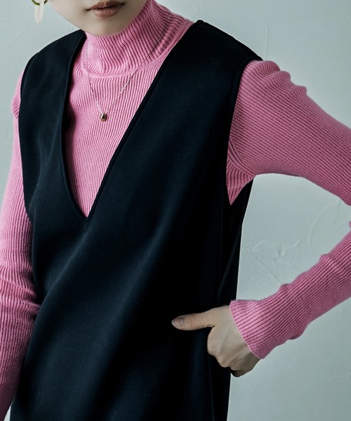 etoll.（エトル）の「Vネック ポンチ ロングワンピース（ワンピース・レディース・ブラック/グレイッシュベージュ/アイボリー/モカ・M）」の16枚目の写真