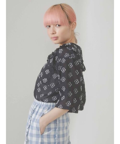 merry jenny（メリージェニー）の「フリルカラーおはなシアーブラウス（シャツ/ブラウス・レディース・ブラック/オフホワイト・FREE）」の14枚目の写真