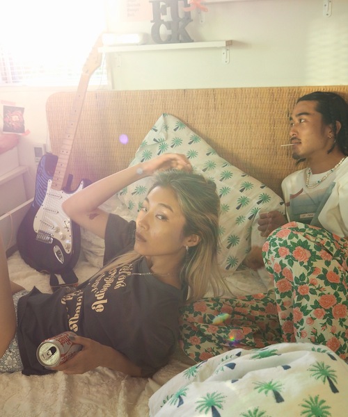 Ocean Pacific（オーシャンパシフィック）の「【OceanPacific×Sandy mag】ユニセックス 50thコラボTシャツ（Tシャツ/カットソー・レディース・ホワイト/チャコールグレー・MEDIUM/LARGE/X-LARGE）」の8枚目の写真