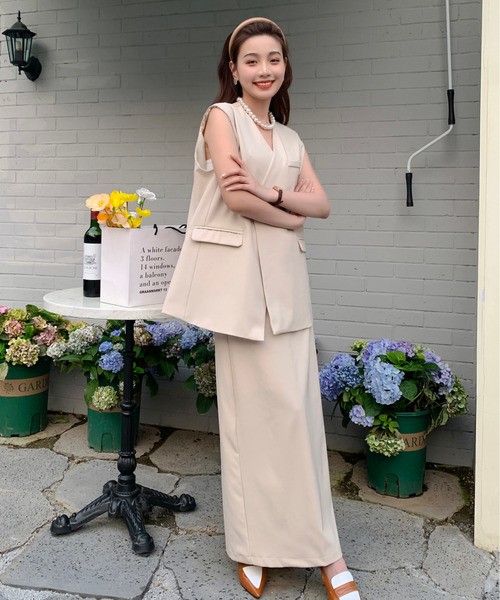 emi+（エミプラス）の「ノーカラーベスト＋ロングスカート　セットアップ（セットアップ・レディース・ベージュ/ブラウン/ブルー/ブラック/カーキ/チャコールグレー・S/M）」の13枚目の写真