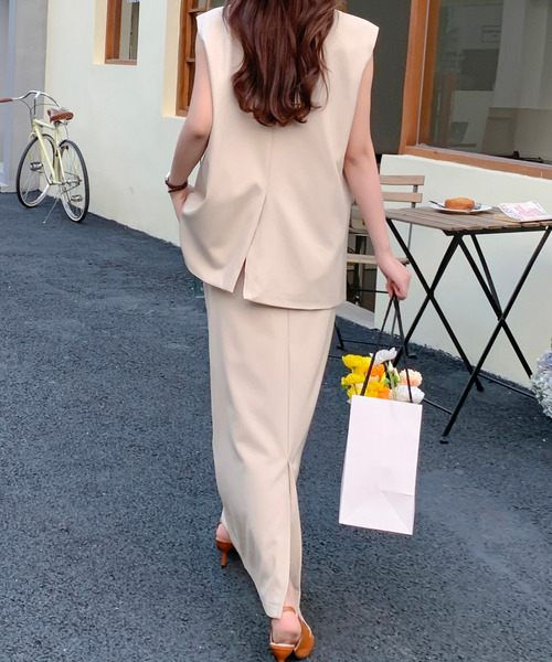 emi+（エミプラス）の「ノーカラーベスト＋ロングスカート　セットアップ（セットアップ・レディース・ベージュ/ブラウン/ブルー/ブラック/カーキ/チャコールグレー・S/M）」の17枚目の写真