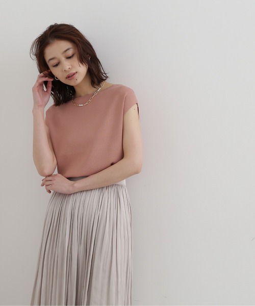 NATURAL BEAUTY BASIC(ナチュラルビューティーベーシック)の「総針ボートネックニット(ニット/セーター・レディース・ブラック/ベージュ/ピンク/オレンジ・MEDIUM)」の7枚目の写真