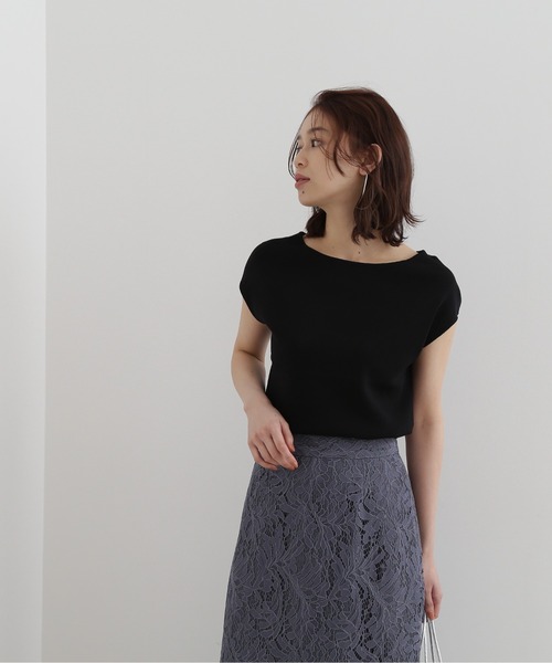 NATURAL BEAUTY BASIC(ナチュラルビューティーベーシック)の「総針ボートネックニット(ニット/セーター・レディース・ブラック/ベージュ/ピンク/オレンジ・MEDIUM)」の5枚目の写真