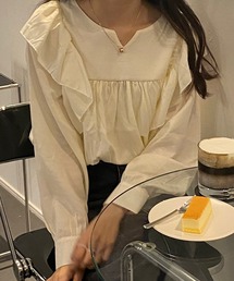 ふんわりホイップフリルブラウス