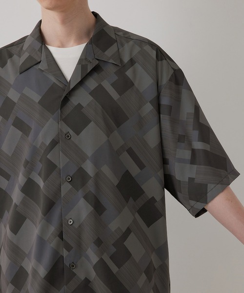 JUNRED（ジュンレッド）の「ジオメトリックオープンカラービッグシャツ（シャツ/ブラウス・メンズ・チャコールグレー/パープル系その他・S/M/L）」の6枚目の写真