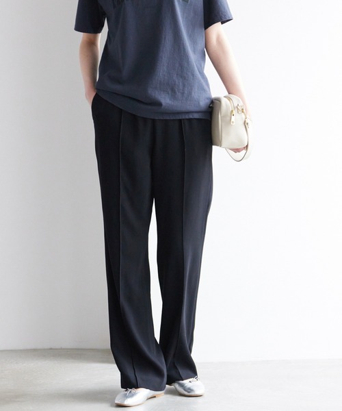 SLOBE IENA（スローブイエナ）の「《追加3》ピンタックセミフレアパンツ（その他パンツ・レディース・ネイビー/ブラック・34/36/38）」の3枚目の写真