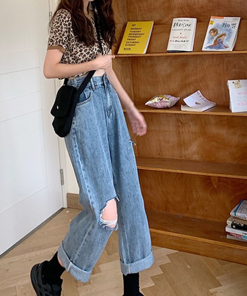 meJane(ミージェーン)の「ルーズボーイズダメージデニムパンツ【ZOZOTOWN限定】(デニムパンツ・レディース・ブルー・S/M/L)」の8枚目の写真