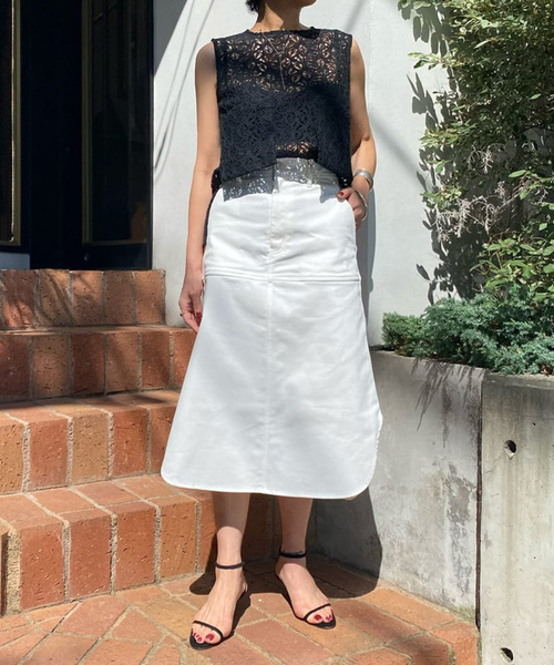 VERMEIL par iena(ヴェルメイユパーイエナ)の「VINTAGE風デニム スリットテールスカート(デニムスカート・レディース・ホワイト/ブルー・40/38/36)」の3枚目の写真