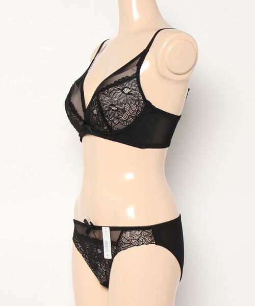 aimerfeel（エメフィール）の「▼【吸水速乾◎暑い日中のおでかけを快適に！ノンワイヤーで軽いつけ心地】さらっとドライ 夢ごこち ノンワイヤー ブラジャー&ショーツ（ブラ&ショーツ・レディース・ブラック/ホワイト/カーキ/ブルー・D75/B65/E75/C70/D65/B75/B70/E65/E70/D70/C65/C75）」の6枚目の写真