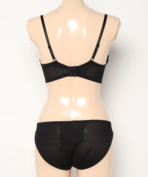 aimerfeel（エメフィール）の「▼【吸水速乾◎暑い日中のおでかけを快適に！ノンワイヤーで軽いつけ心地】さらっとドライ 夢ごこち ノンワイヤー ブラジャー&ショーツ（ブラ&ショーツ・レディース・ブラック/ホワイト/カーキ/ブルー・D75/B65/E75/C70/D65/B75/B70/E65/E70/D70/C65/C75）」の5枚目の写真