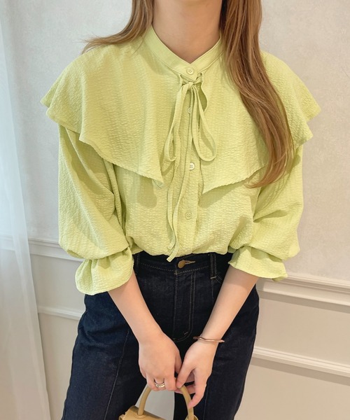 apres jour（アプレジュール）の「キャンディースリーブラッフルブラウス【ZOZOTOWN限定アイテム】（シャツ/ブラウス・レディース・グリーン/ライトイエロー/オフホワイト・フリー/X-LARGE）」の2枚目の写真