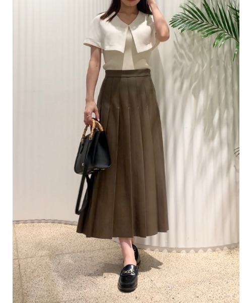 SNIDEL(スナイデル)の「レザープリーツスカート(スカート・レディース・オリーブ/アイボリー/バーガンディー・1/0)」の3枚目の写真