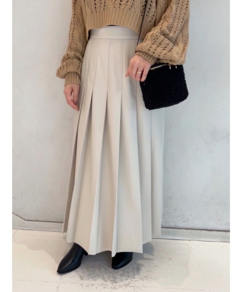 SNIDEL(スナイデル)の「レザープリーツスカート(スカート・レディース・オリーブ/アイボリー/バーガンディー・1/0)」の15枚目の写真