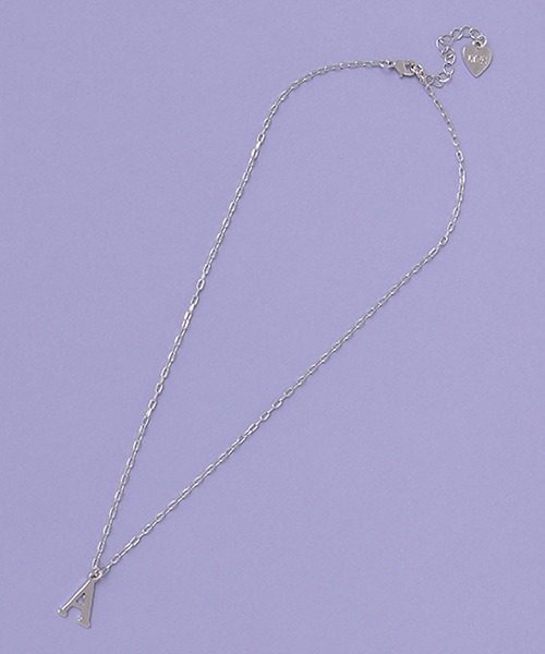 LOVETOXIC（ラブトキシック）の「イニシャルネックレス（ネックレス・キッズ・ラベンダー/ブラウン/オレンジ/サックスブルー/エメラルド/ブラック・FREE）」の3枚目の写真