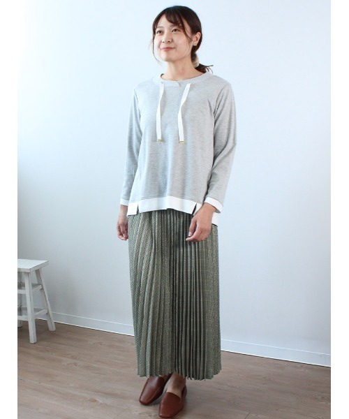 MB mint breeze(エムビーミントブリーズ)の「【M~5L 大きいサイズ】パーカー風 切替 カットソー(Tシャツ/カットソー・レディース・ライトグレー/イエロー/ネイビー/オフホワイト・M/L/5L/4L/LL/3L)」の9枚目の写真