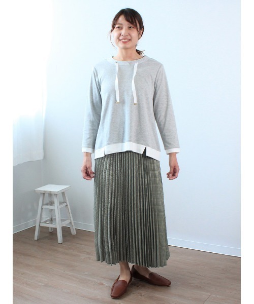 MB mint breeze(エムビーミントブリーズ)の「【M~5L 大きいサイズ】パーカー風 切替 カットソー(Tシャツ/カットソー・レディース・ライトグレー/イエロー/ネイビー/オフホワイト・M/L/5L/4L/LL/3L)」の10枚目の写真