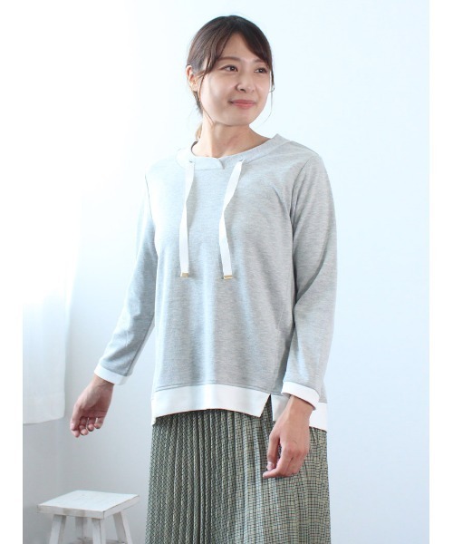 MB mint breeze(エムビーミントブリーズ)の「【M~5L 大きいサイズ】パーカー風 切替 カットソー(Tシャツ/カットソー・レディース・ライトグレー/イエロー/ネイビー/オフホワイト・M/L/5L/4L/LL/3L)」の8枚目の写真