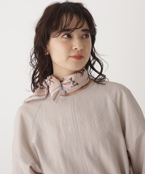 OPAQUE.CLIP（オペークドットクリップ）の「◆レトロスクエアスカーフ【ホース柄】（バンダナ/スカーフ・レディース・ホワイト系2/イエロー系1/ピンク系6・00）」の6枚目の写真