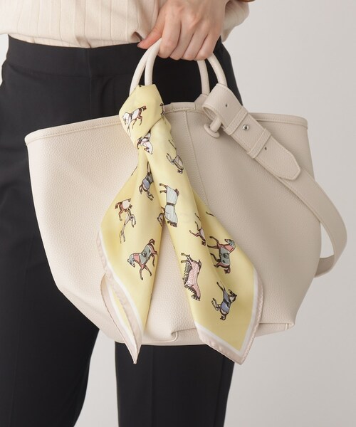 OPAQUE.CLIP（オペークドットクリップ）の「◆レトロスクエアスカーフ【ホース柄】（バンダナ/スカーフ・レディース・ホワイト系2/イエロー系1/ピンク系6・00）」の5枚目の写真