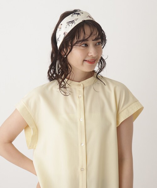 OPAQUE.CLIP（オペークドットクリップ）の「◆レトロスクエアスカーフ【ホース柄】（バンダナ/スカーフ・レディース・ホワイト系2/イエロー系1/ピンク系6・00）」の12枚目の写真