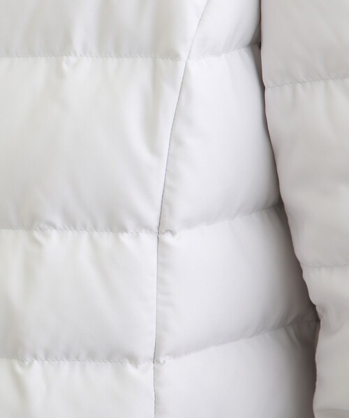 INDIVI(インディヴィ)の「◆【定番人気!/名品コート/撥水】ショートダウンコート(ダウンジャケット/コート・レディース・グレー系/ブラック/ネイビー/オリーブ系3/ブルー系6・05/12/13/15 /19/36/38/40/17/07/03)」の15枚目の写真