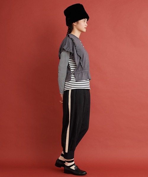 Malle chambre de charme コットンカシミヤ フリルベスト Malle（マル）の「Malle コットンカシミヤ フリルベスト（ベスト