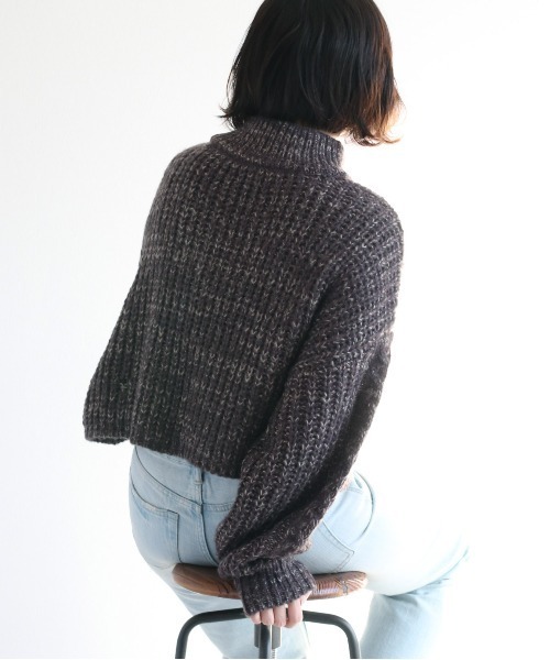 cepo（セポ）の「ミックスカラー ケーブルハイネックニット（ニット/セーター・レディース・ブルー/グリーン/チャコール・FREE）」の5枚目の写真