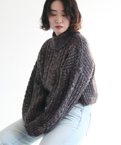 cepo（セポ）の「ミックスカラー ケーブルハイネックニット（ニット/セーター・レディース・ブルー/グリーン/チャコール・FREE）」の10枚目の写真