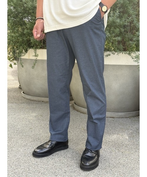 BANANA REPUBLIC FACTORY STORE(バナナリパブリック ファクトリーストア)の「BANANA REPUBLIC FACTORY STORE 日本限定 コアテンプチノパンツ(チノパンツ・メンズ・ブルー/グリーン・28/30/29/30/30/30/31/30/32/30/33/30/34/30)」の1枚目の写真