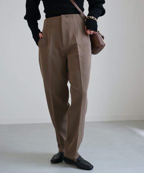ap retro(アプレトロ)の「タックテーパードパンツ(その他パンツ・レディース・ブラック/ブラウン/アイボリー/グレイッシュベージュ/グレイッシュブルー・MEDIUM)」の14枚目の写真