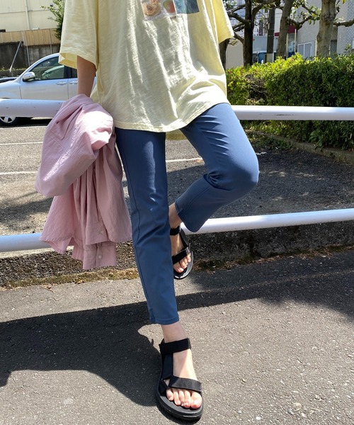 NANEA(ナネア)の「アンクル丈スリムパンツ(その他パンツ・レディース・グレイッシュブルー/カーキ/ブラック/ホワイト・X-SMALL/SMALL/LARGE/MEDIUM)」の4枚目の写真