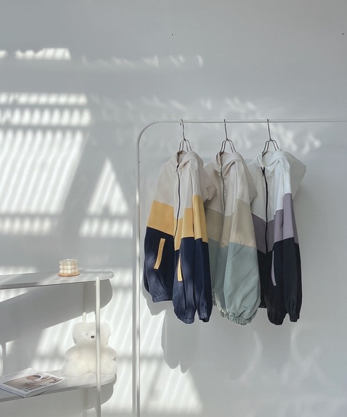 AS KNOW AS plus(アズノゥアズプラス)の「○配色切り替え マウンテンパーカー(マウンテンパーカー・レディース・ブラック系/グリーン系/ネイビー系・FREE)」の7枚目の写真