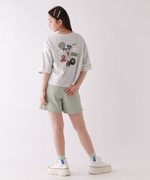 repipi armario(レピピ アルマリオ)の「ワッペンワイドルーズT(Tシャツ/カットソー・キッズ・グリーン/ブラック/アイボリー/杢グレー/パープル/ライム・SMALL/MEDIUM/LARGE)」の14枚目の写真