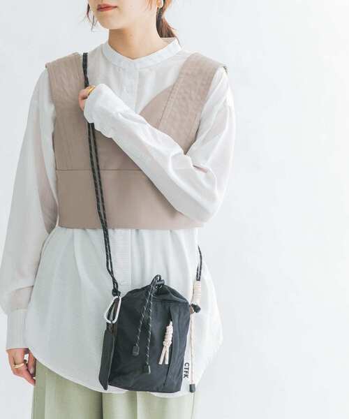 KBF（ケイビーエフ）の「CASSELINI　ナイロンハンディショルダー（ショルダーバッグ・レディース・ベージュ/ブラック/ブルー・ONE）」の6枚目の写真