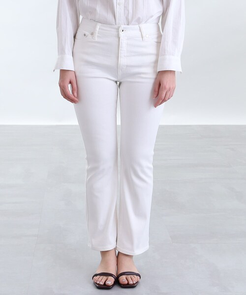 INDIVI（インディヴィ）の「◆【トレンド/洗える】ハイストレッチ セミフレアデニムパンツ（デニムパンツ・レディース・ホワイト系/ブルー/ネイビー・03/05/12/13/15 /17/19/34/36/38/40/42）」の16枚目の写真