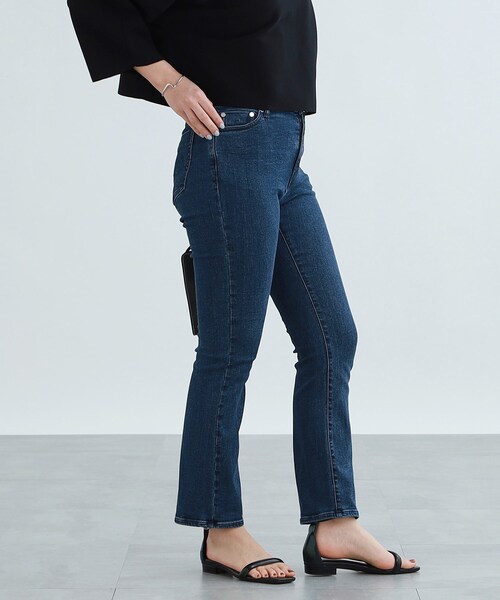 INDIVI（インディヴィ）の「◆【トレンド/洗える】ハイストレッチ セミフレアデニムパンツ（デニムパンツ・レディース・ホワイト系/ブルー/ネイビー・03/05/12/13/15 /17/19/34/36/38/40/42）」の18枚目の写真