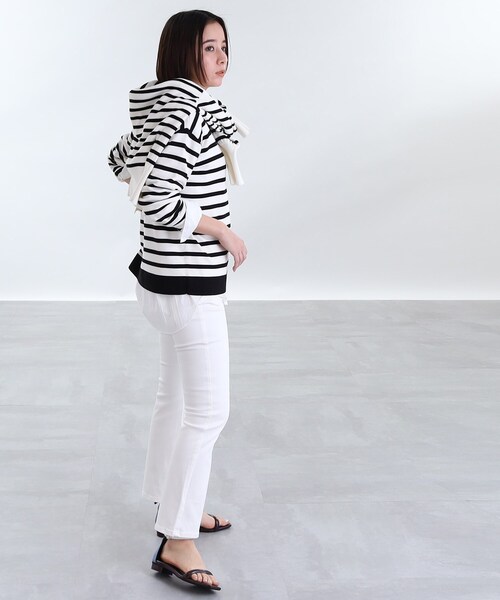 INDIVI（インディヴィ）の「◆【トレンド/洗える】ハイストレッチ セミフレアデニムパンツ（デニムパンツ・レディース・ホワイト系/ブルー/ネイビー・03/05/12/13/15 /17/19/34/36/38/40/42）」の22枚目の写真