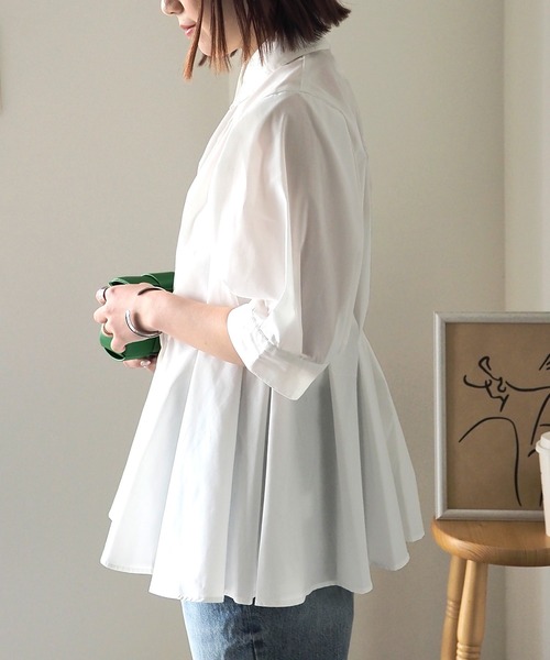 Riberry（リベリー）の「ウエストタックシャツ（シャツ/ブラウス・レディース・サックスブルー/グレイッシュベージュ/ブラック/オフホワイト・MEDIUM）」の5枚目の写真