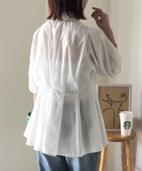 Riberry（リベリー）の「ウエストタックシャツ（シャツ/ブラウス・レディース・サックスブルー/グレイッシュベージュ/ブラック/オフホワイト・MEDIUM）」の6枚目の写真