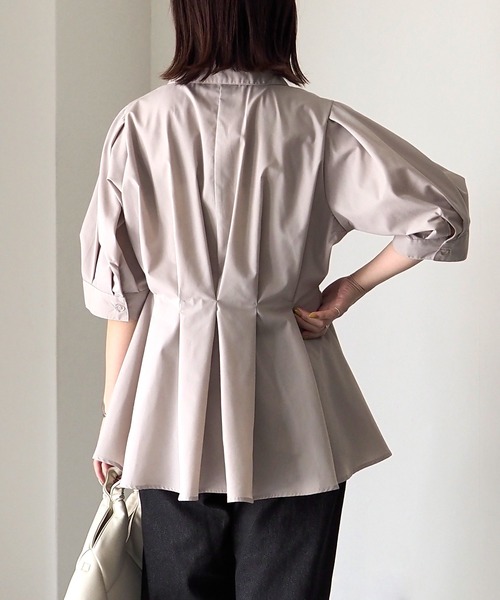 Riberry（リベリー）の「ウエストタックシャツ（シャツ/ブラウス・レディース・サックスブルー/グレイッシュベージュ/ブラック/オフホワイト・MEDIUM）」の20枚目の写真